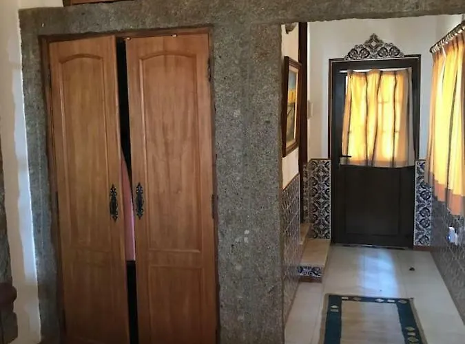 Проживание в семье Fonte Da Telha *